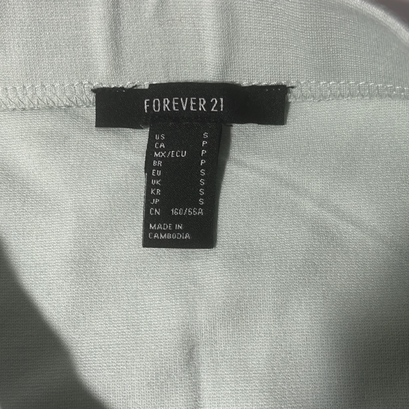 Sage green mini skirt - Picture 3 of 4